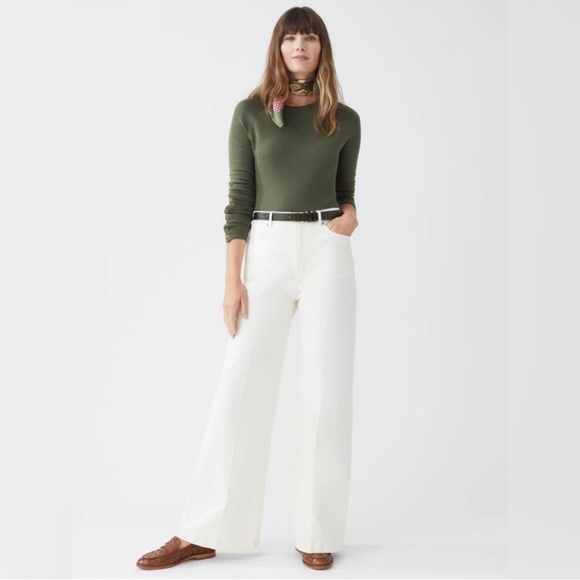 J Mclaughlin Tops - J McLaughlin Olive Green Crew Neck Sweater Gold Buttons on sleeves. Large.